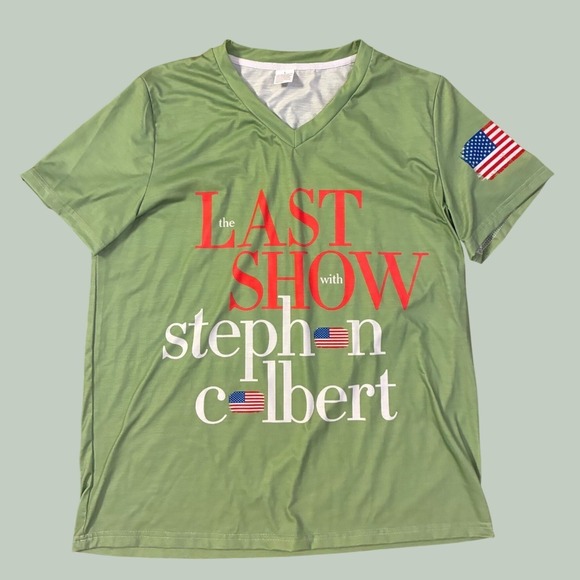 Other - Stephen Colbert The Last Show Graphic T-Shirt Green V-Neck USA Flag Large
